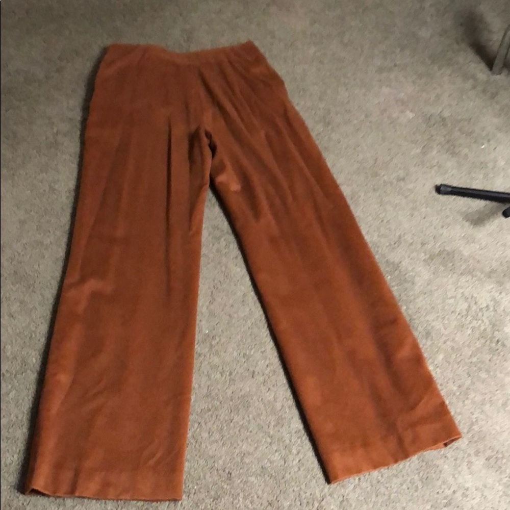 The perfect Orange Trousers